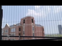 Experimenta una vista sin obstáculos de la naturaleza con la parrilla del balcón Invisible estilo de diseño de la sociedad moderna