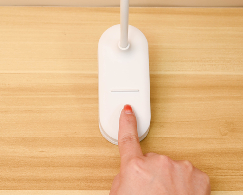 Lámpara de escritorio de 5 vatios con brazo ajustable Certificación FCC 5W Lámparas de mesa de dormitorio