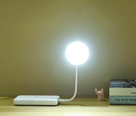 3500-6500K Lámpara de mesa recargable USB de color LED con ajuste de ángulo múltiple