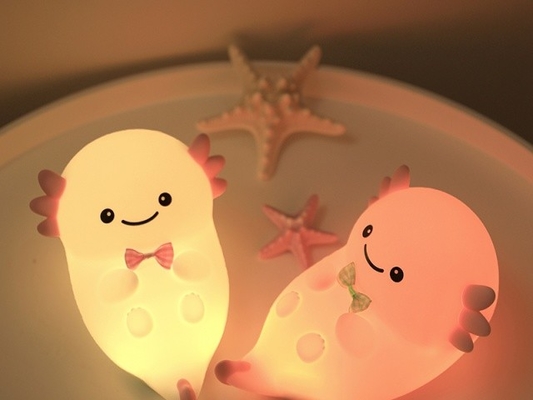 Personaliza tu iluminación con brillo ajustable Luz nocturna Tiempo de carga 4H