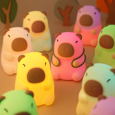 Nueva llegada de siete colores de silicona Capibara lámpara de noche Regalos de cumpleaños Luz nocturna