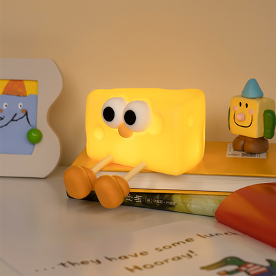 China Fábrica de diseño moderno USB recargable silicona luz nocturna de bebé lámpara de hogar inteligente iluminación con un diseño de queso para el dormitorio de las niñas