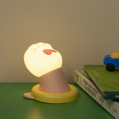 Luz nocturna de pata de gato con fuente de energía de batería y diseño multifuncional