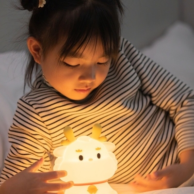 LED USB Recargable Dispersión Dragón Toque dibujos animados Decoración de dormitorio lindo Sillón de silicona para bebés Lámpara de mesa Luz nocturna
