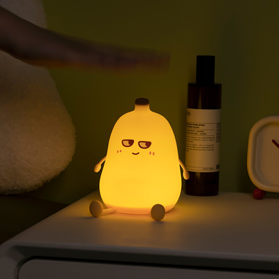 Diseño moderno Luminaria nocturna de plátano Recargable Dimmable LED Lámpara de escritorio pequeña Decoraciones de mesa divertidas para la atmósfera del dormitorio