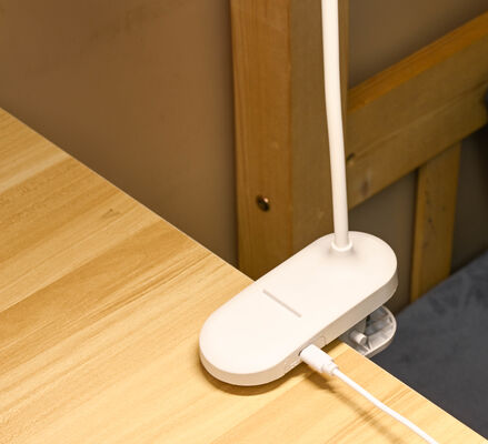 Luz portátil pequeña USB inteligente 800mA lámpara de mesa anti-reflexión manguera flexible para aprender luz para el dormitorio