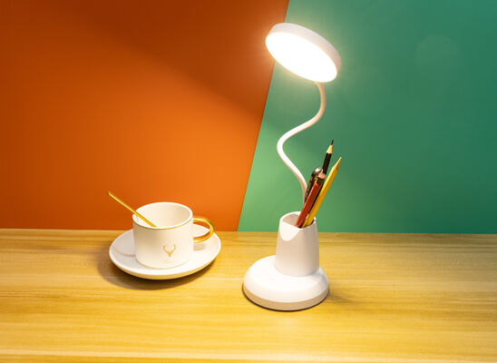 Lámpara de escritorio portalápices moderna y sencilla LED recargable Enchufable Protección ocular Lámpara de estudio Lámpara de lectura para dormitorio universitario Táctil