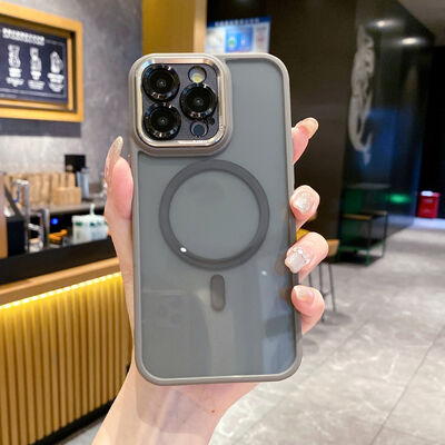 Funda magnética semitransparente a prueba de golpes para iPhone 17