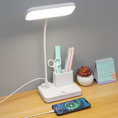 Lámpara de escritorio recargable con puerto de carga USB y tres niveles de brillo para la iluminación del espacio de trabajo