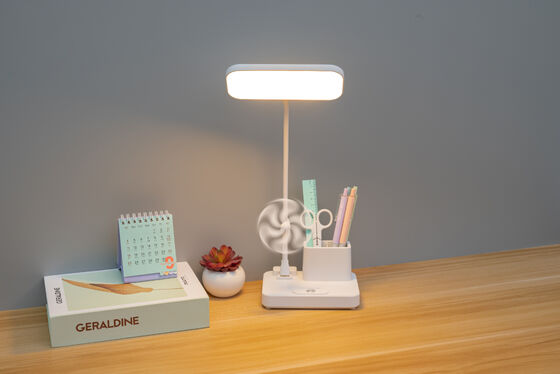 Lámpara de escritorio recargable adecuada para estudio dormitorio con ahorro de energía y batería de larga duración