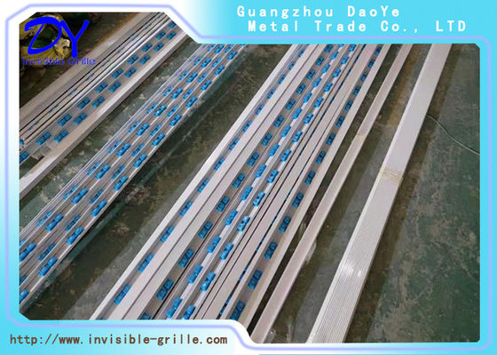 Grill de seguridad de balcón invisible personalizado de aluminio tamaño 6m Solución de seguridad de balcón para diseños arquitectónicos modernos