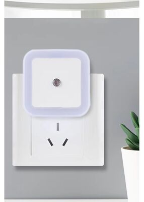 Lámpara decorativa de plástico que proporciona luz suave y cálida